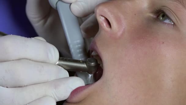 dentist uses its turbine