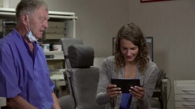 hasta onun diş hekimi teşekkür etti.