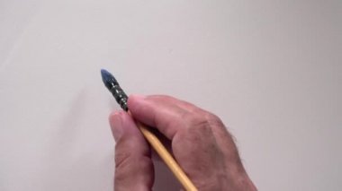 İnsan eli sözcüğü yazmaya 