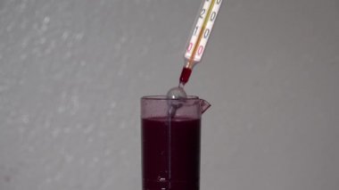 alkol bir ebulliometer kullanarak ölçülmesi