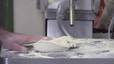 ekmek hamur bölümlerini Tartım