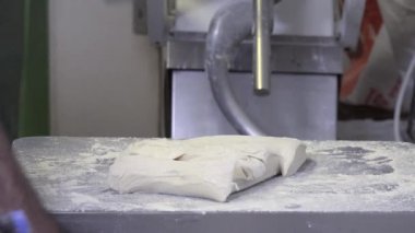 ekmek hamur bölümlerini Tartım
