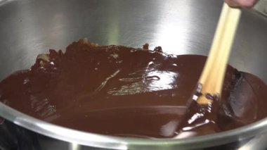 Yule log, armut ve pralin hazırlanması