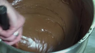 Yule log, armut ve pralin hazırlanması