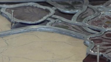 Ana bir eş vitray yeniden