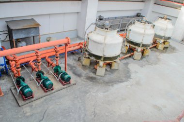 chiller su pompa basınç göstergesi ile