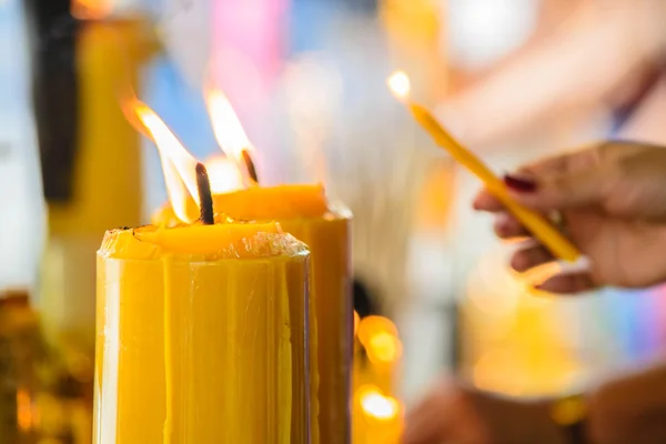 Candle in temple — Stock Photo, Image