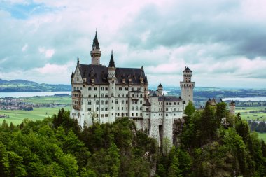 Castle Neuschwanstein Alman dağlarda