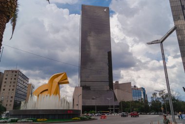 Mexico, Mexico City, 26 Ağustos 2012, normal bir günde insanlarla sokaklar, güzel mimarisi, bu ülkenin tipik bir resmi..