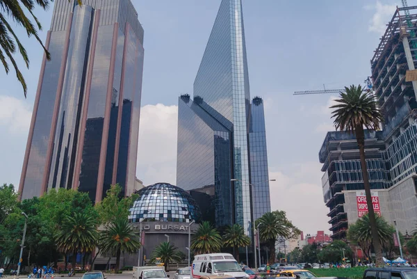 Mexico, Mexico City, 26 Ağustos 2012, Meksika Borsası binası, Av 'ın 255 numarasında. Paseo de la Reforma.
