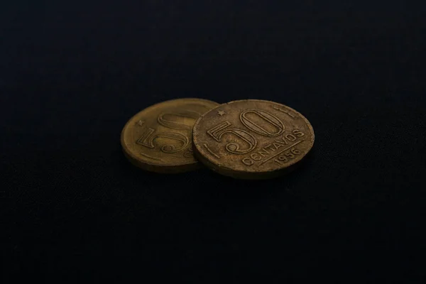 Due Vecchie Monete Cinquanta Centesimi Sovrapposte Datate 1956 Utilizzate Brasile — Foto Stock