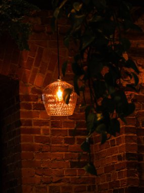 Çatı katı tarzında modern bir kafe.