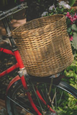 Vintage Bisiklet ile sepeti