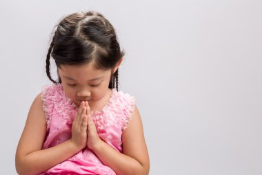 Çocuk Tay tebrik Sawasdee, izole Studio yapıyor