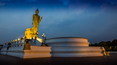 Gündoğumu veya günbatımı, Hdr Buda heykeli