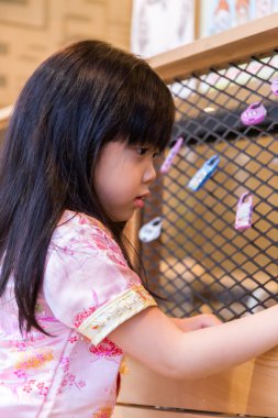 şeyler keşfetmek bir kız