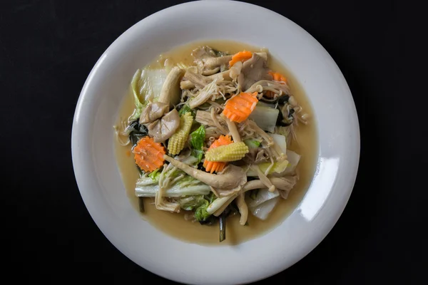 Verduras salteadas tailandesas —  Fotos de Stock