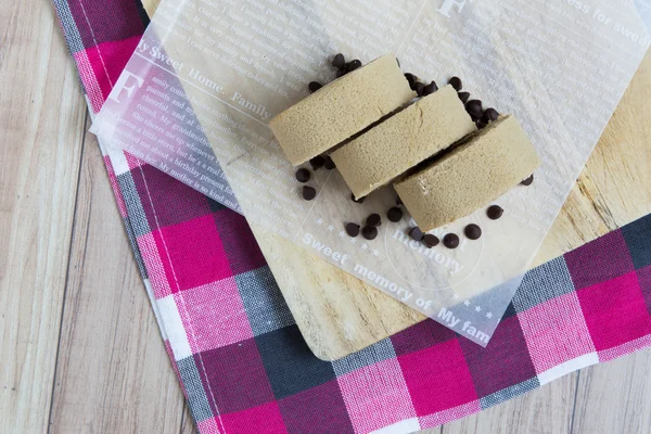 커피와 초콜릿 롤 케이크 — 스톡 사진