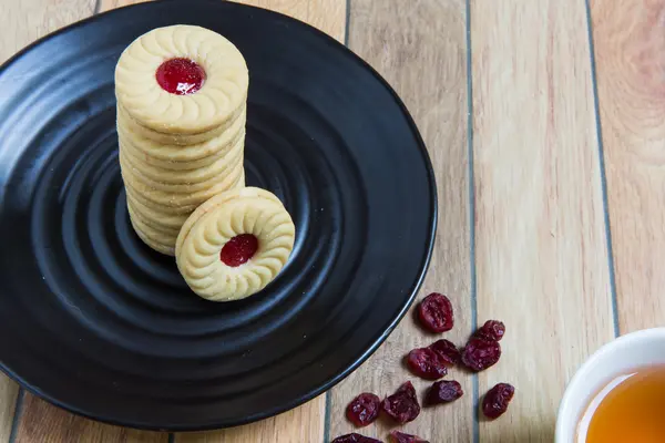 Galletas caseras llenas de mermelada de arándanos — Foto de Stock