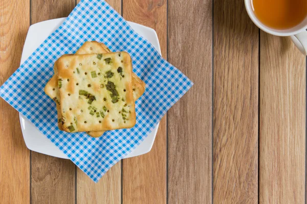 Crackers with vegatable flakes — Stock Photo, Image