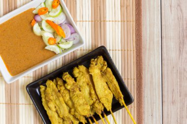 Tay domuz eti ızgara: Domuz eti köri Satay
