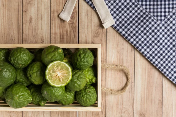 Bergamots in a wood box — Stock Photo, Image