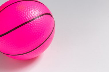 Beyaz arka plan üzerinde izole topu