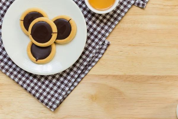 Cookies et thé chaud pour la détente — Photo