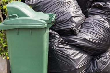 BIN ve çöp torbaları