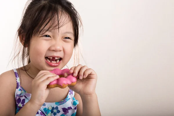 Anak Makan Donat. Latar Belakang Makan Anak Donut — Stok Foto