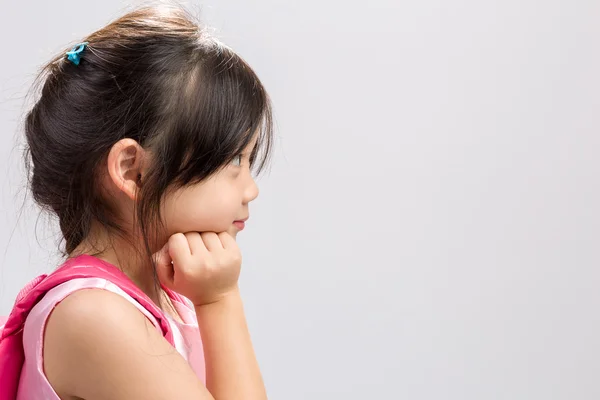 Kid tänkande bakgrund / Kid tänkande / Kid tänkande, Studio isolerade bakgrund — Stockfoto