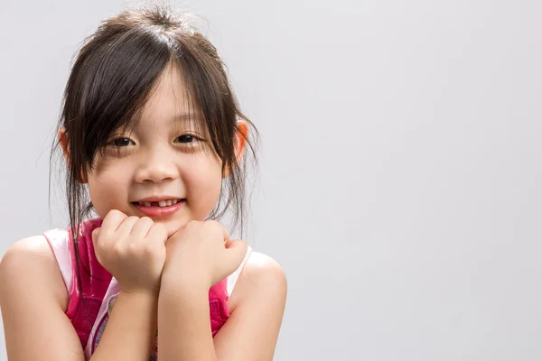 Asiatico bambino sorridente sfondo / Asiatico bambino sorridente / Felice e sorridente bambino asiatico, Studio isolato sfondo — Foto Stock