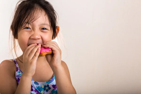 Donat Makan Anak / Anak Makan Donat Latar Belakang — Stok Foto