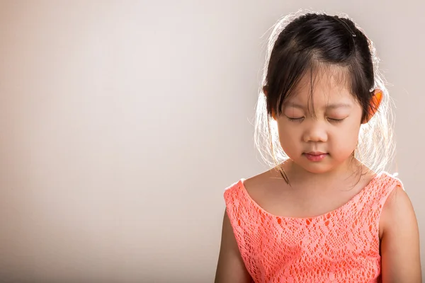 Kind doen meditatie — Stockfoto