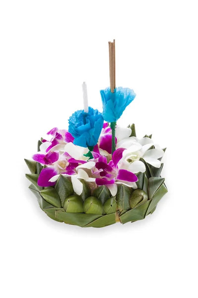 Thai flower krathong, isoliert auf weiß — Stockfoto