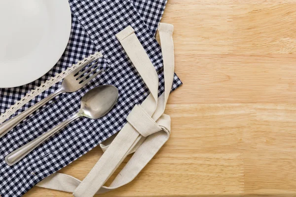 Empty Plate on Table / Empty Plate on Table Background — Stock Photo, Image