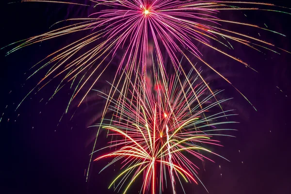 Feuerwerk am 4. Juli in den USA — Stockfoto