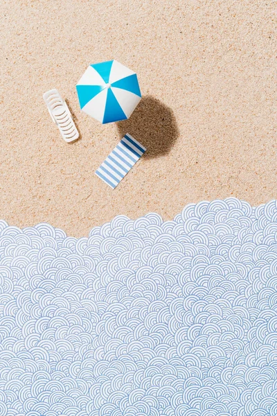 White Blue Beach Umbrella Sun Chair Blue White Striped Towel — Foto Stock