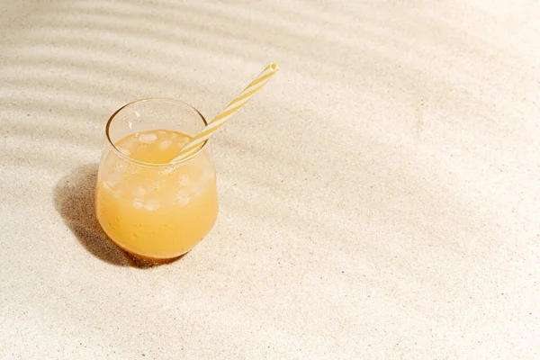Refreshing Glass Fruit Juice Straw Tropical Beach Sand Shadows Coconut — Stock Photo, Image