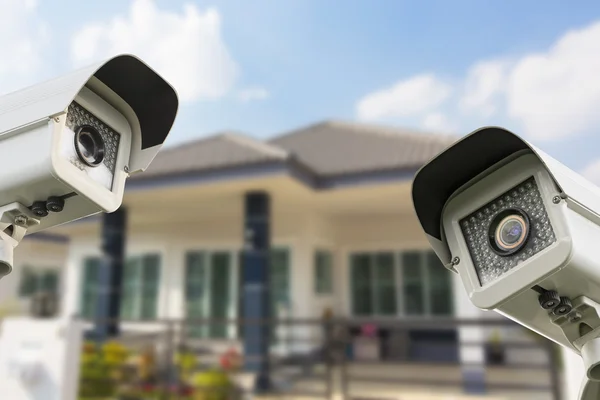 Головна CCTV камери безпеки працюють на будинок. — стокове фото