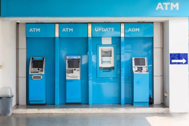 Nakhonratchasima, Tayland 13 Mart 2016: Atm istasyonu machi