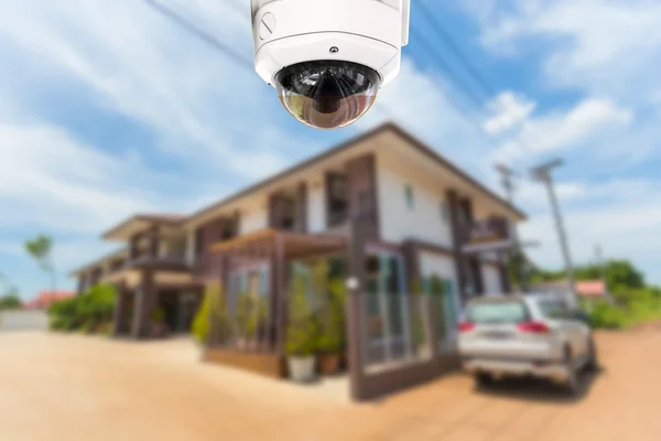 CCTV камери безпеки працюють на будинок. — стокове фото