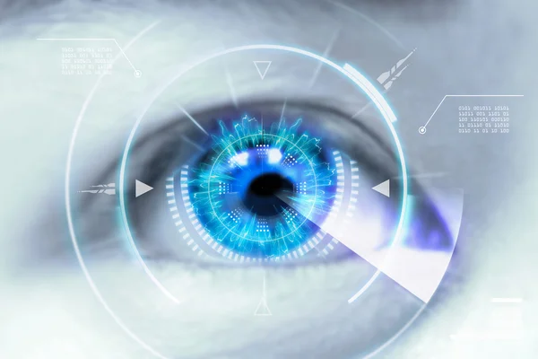 Ogen van technologieën in de futuristische close-up. : contactlens — Stockfoto
