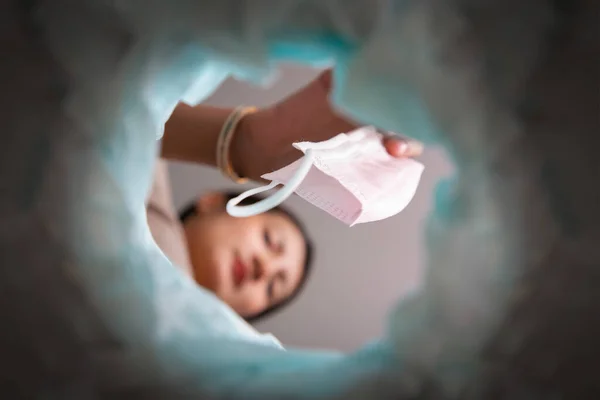 Asian Woman Face Mask Throwing Medical Mask Garbage — Stock Photo, Image