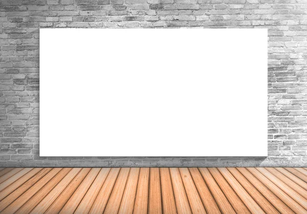 Puste rama duży biały deska na mur beton blick i drewnianym tarasem — Zdjęcie stockowe