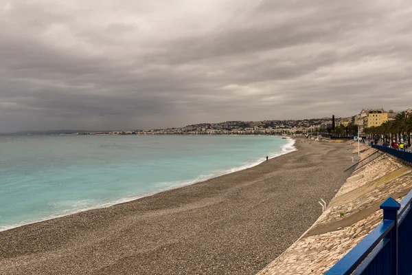 Fırtınalı gökyüzü Baie des Anges, Nice Cote d'Azur üzerinde