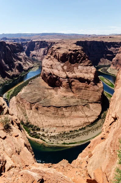 Açık gökyüzü ile at nalı viraj görmek