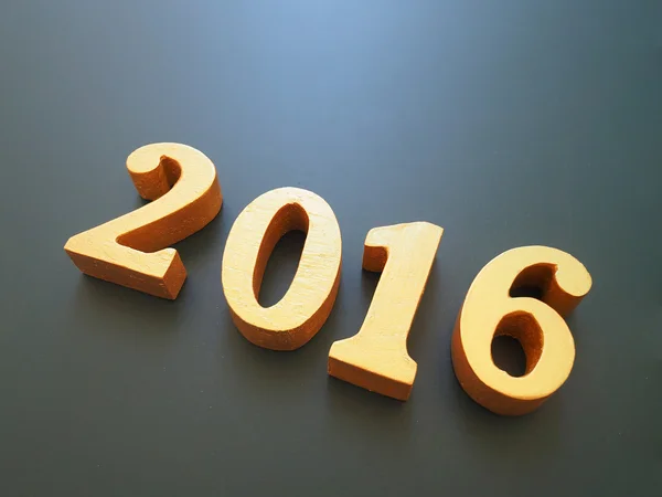 Rok 2016, zlaté dřevo 2016 čísla na černém pozadí, šťastný nový rok 2016, šťastný nový rok pozadí pro slavnostní novoroční, přání — Stock fotografie