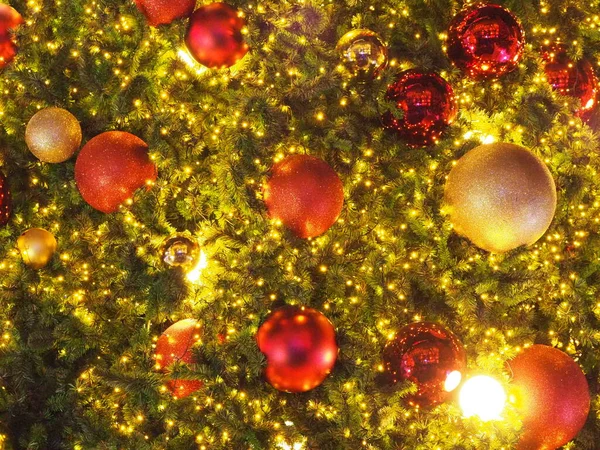 Świąteczne Tło Ozdoby Świąteczne Kulki Światło Gwiazda Płatki Śniegu Choince — Zdjęcie stockowe