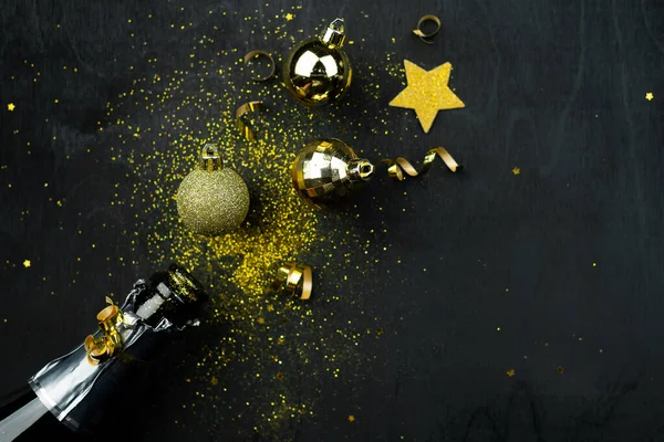 Año Nuevo Fondo Navidad Con Champán Sobre Fondo Dorado Negro — Foto de Stock